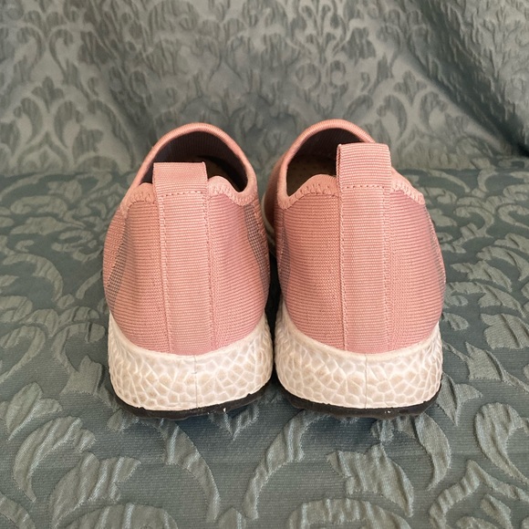 La Sheelah | Women’s Slip on Sneakers - Picture 3 of 4